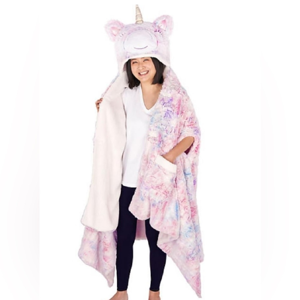 Member's Mark Cozy Critter Sherpa Lined Wrap Blanket - Unicorn